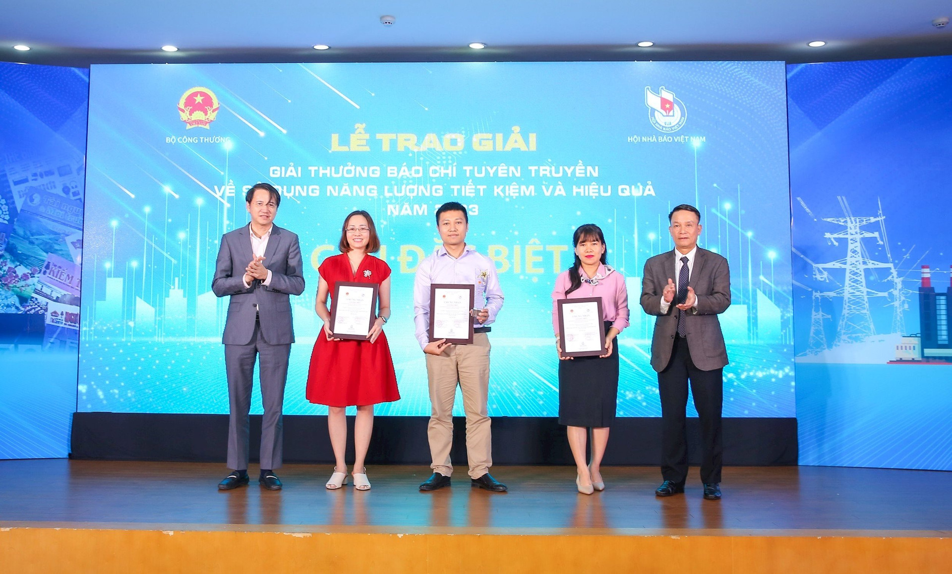 Trao giải báo chí tuyên truyền về sử dụng năng lượng tiết kiệm và hiệu quả năm 2023